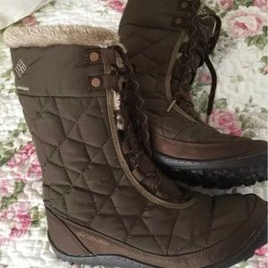 Columbia women’s waterproof boot 8.5